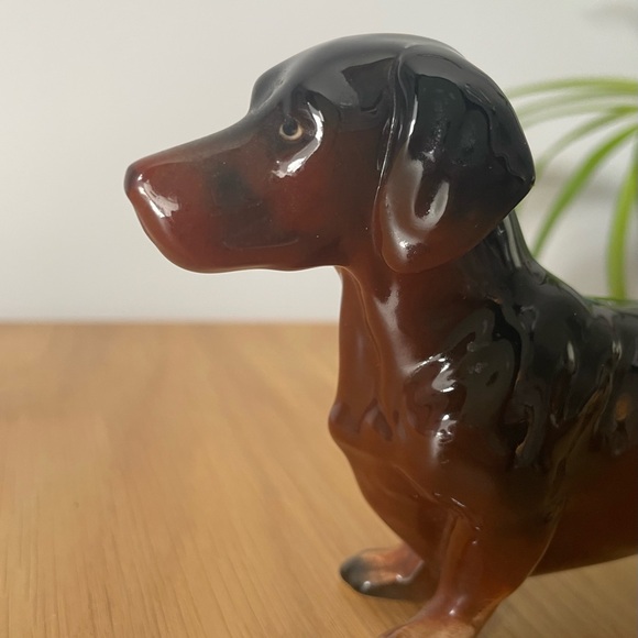 Vintage Dachshund Dog Porcelain Figurine - Picture 10 of 10
